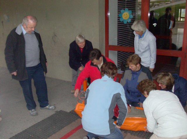 bungmitsamariterundfeuerwehrgrchen080609037.jpg